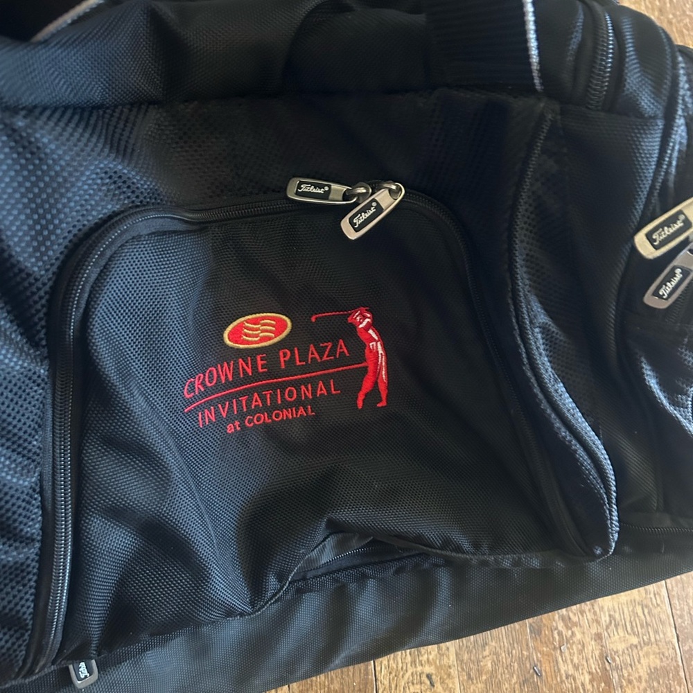 Titleist Golf Black and White Rolling Expandable Travel Bag - Picture 7 of 16